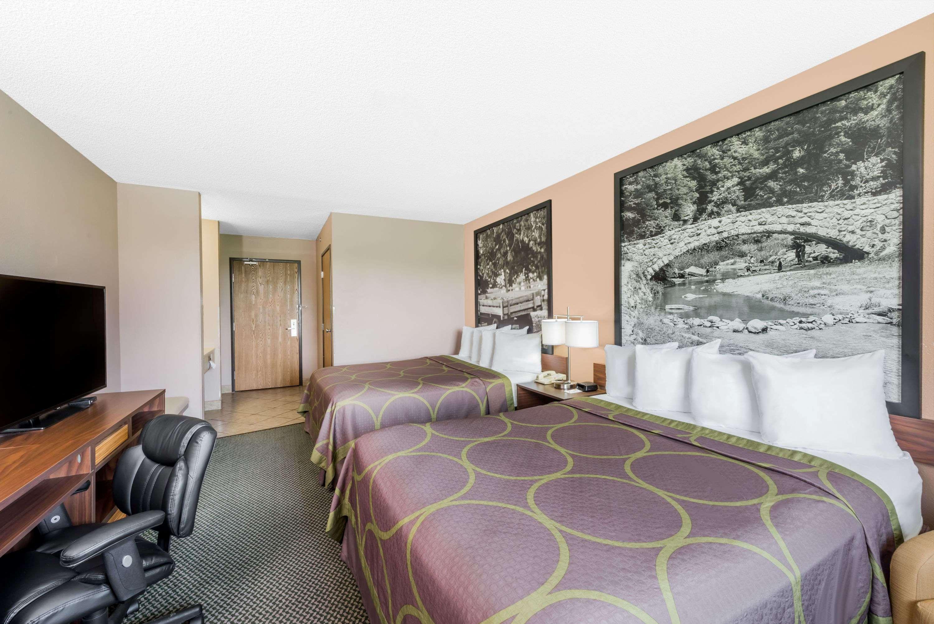 Super 8 By Wyndham Winfield-Quail Ridge Area Hotel Exterior photo